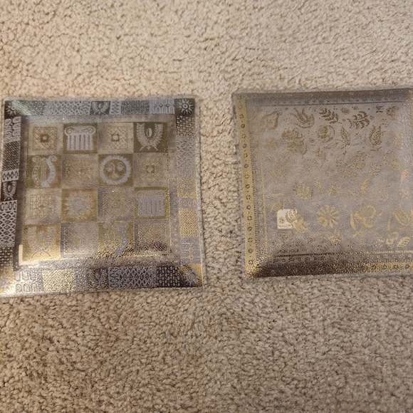 Georges Briard Glass Guild  Square Plates Set Of 2 Gold Sun Lyre Pattern - Picture 3 of 4